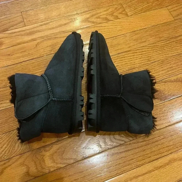 girls kids 3 black gray 100% shearling wool inside boots booties Costco - Picture 10 of 12